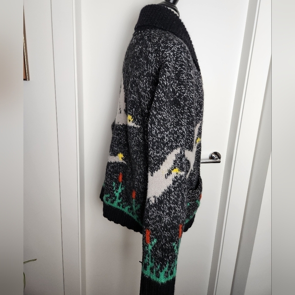 Bird Tulip Zipup Cowichan Cardigan - Picture 3 of 11